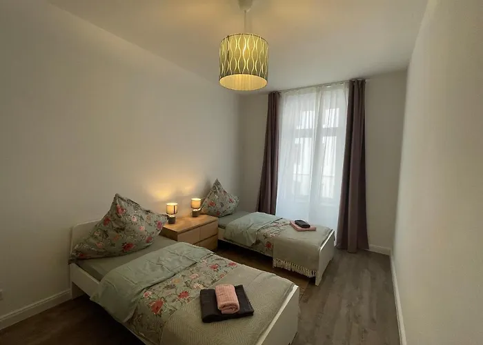 Ferienwohnung * Pension Luisengruen * Magenta Tv Netflix 1Gb/S Internet Wlan/Wifi Waschmaschine