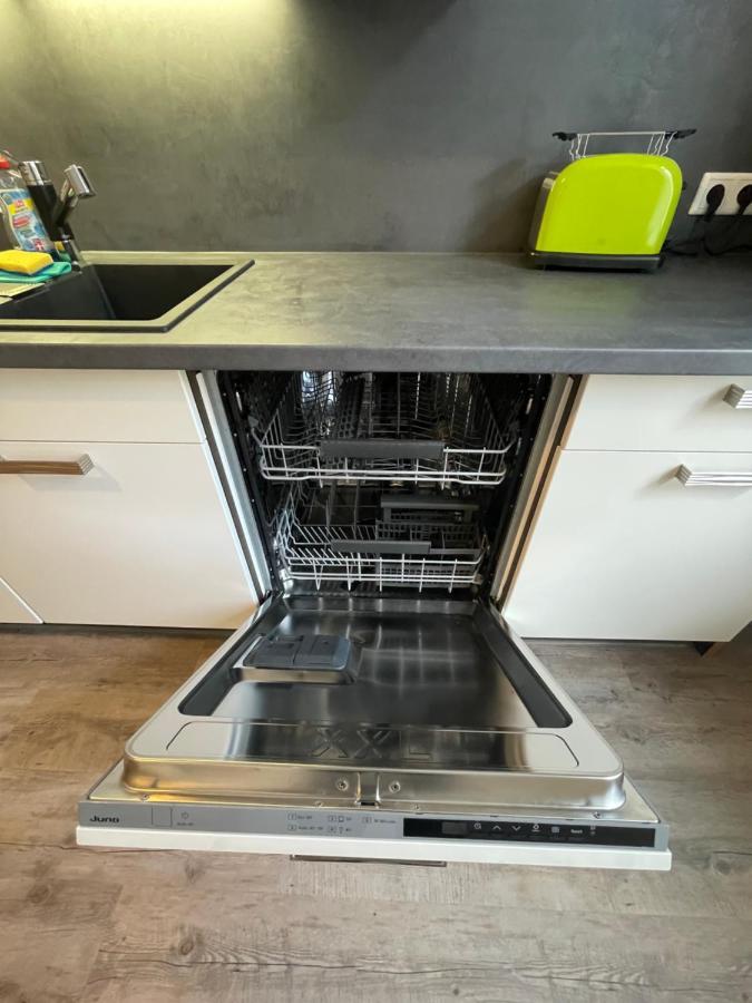 * Luisengruen * Magenta Tv Netflix 1gb/s Internet Wlan/wifi Waschmaschine Apartment Chemnitz